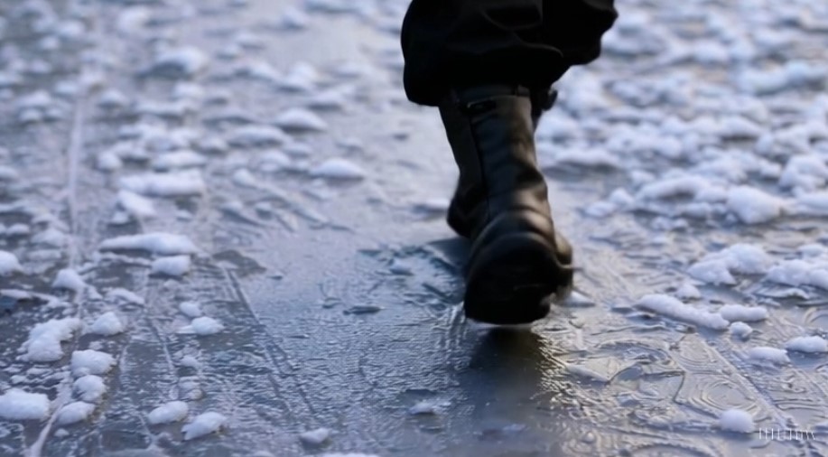 The Dangers of Snow and Ice Melting and Refreezing: How to Avoid a Slip and Fall